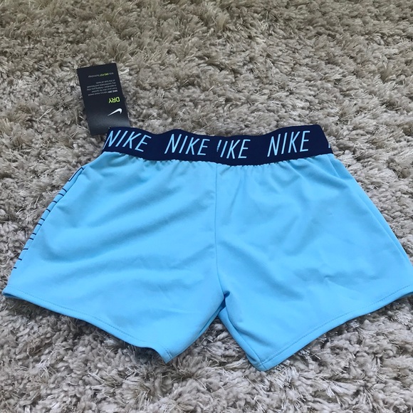 Nike Girls Shorts - NEW - Picture 3 of 4